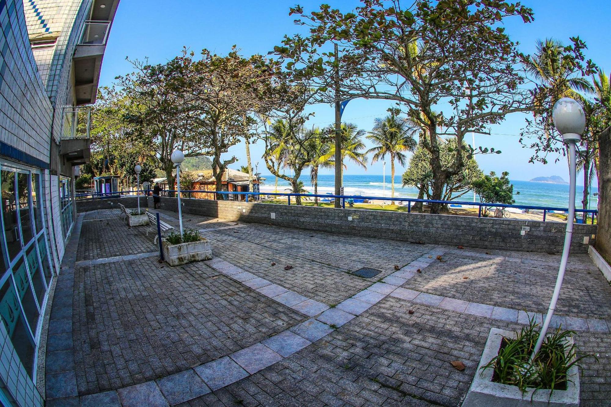 5E - Pé na areia do Guarujá - Praia do Tombo Exterior foto